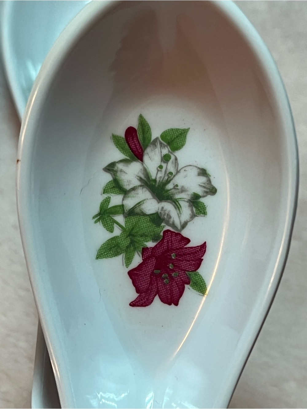 White Melamine Asian Soup Spoons with Pink Floral Accent - Set of 6 - Picture 7 of 7